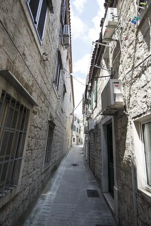 Apartment Dea Split 0*,  Croatia
