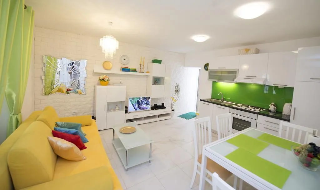 Apartment Dea Split
