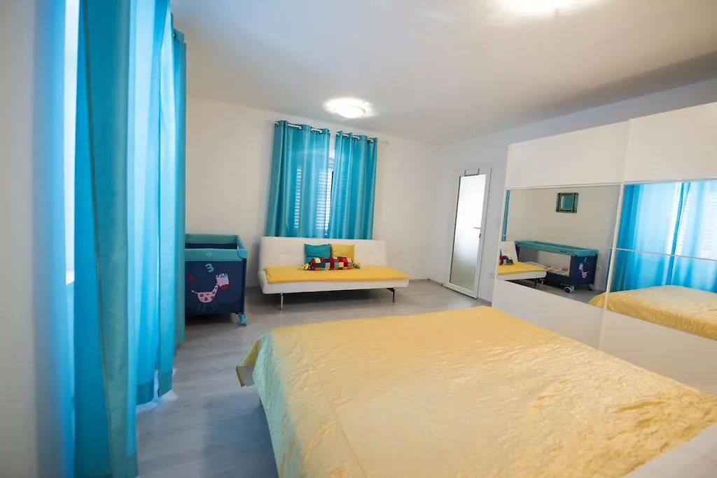Apartment Dea Split