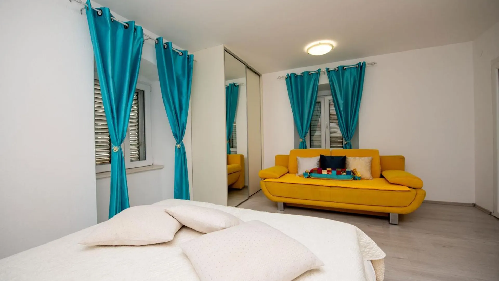 Apartment Dea Split