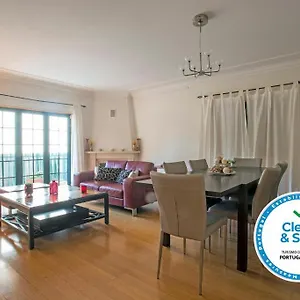 https://carcavelos-surf.hotels-lisbon-portugal.com