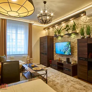 https://r7-design-apartment-hostaid.inbudapesthotels.com